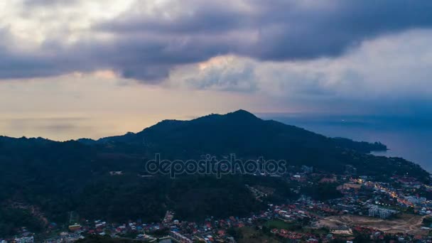 Дегазація сутінки в горах в Таїланді — стокове відео