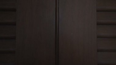 Yatak odasında şehvetli bir kadın