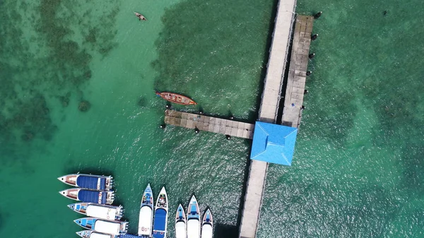 Antenn drönare ovanifrån foto av piren på Rawai beach i Phuket — Stockfoto