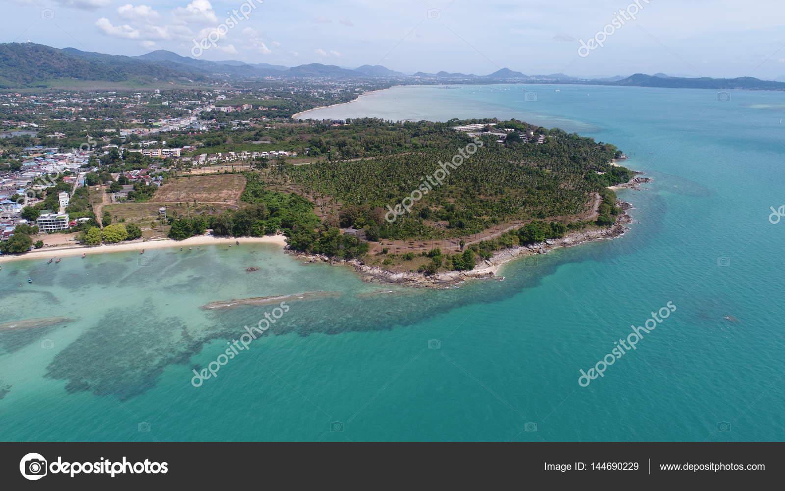 Download Luchtfoto Drone Foto Van De Zee En De Kustlijn Van Rawai Strand In Desktop Wallpaper Free Get Wallpaper Luchtfoto Drone Foto Van De Zee En De Kustlijn Van Rawai Strand In For Android Free