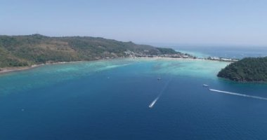 İkonik tropikal plaj ve Phi Phi Island tatil hava uçak video