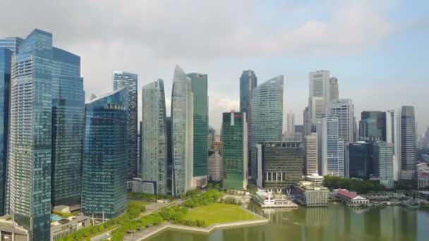 Imágenes aéreas de rascacielos de Singapur con City Skyline — Vídeos de Stock