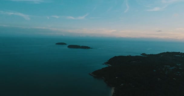 Luchtfoto van de tropisch eiland, de zee en de hemel — Stockvideo