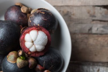 Mangosten meyve kase