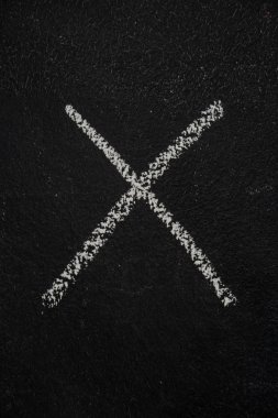 Mektup X Siyah Kara tahta üzerinde