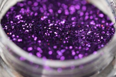 Mor çivi makyaj glitter