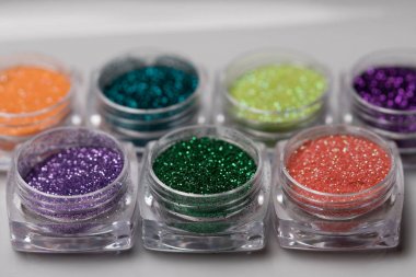 Renkli tırnak makyaj glitter ayarla