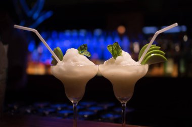 Alkollü kokteyl içecekler Restoran tablo