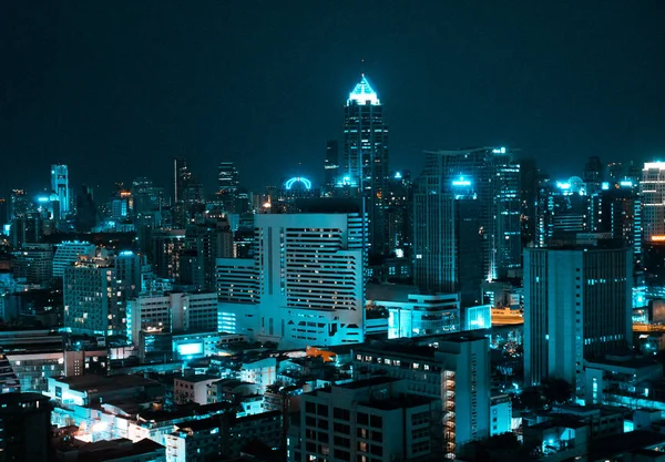 Сучасне місто вночі — стокове фото