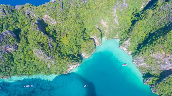 Tropik cennet havadan görünümü