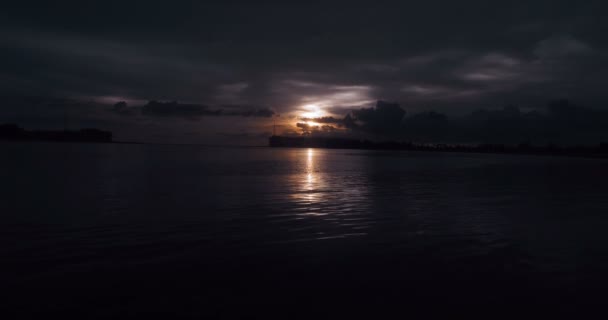 Vista aérea de la hermosa puesta de sol — Vídeos de Stock