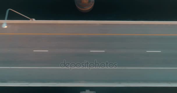 Luchtfoto van brug verkeer — Stockvideo