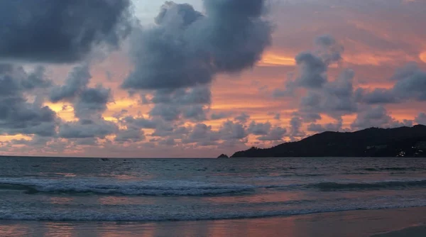 海の上の美しい夕日 — ストック写真