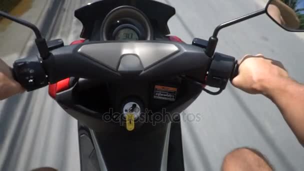 Bersepeda motor orang pertama melihat — Stok Video