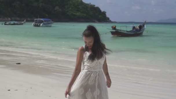 Beautiful girl on tropical island — Stock Video