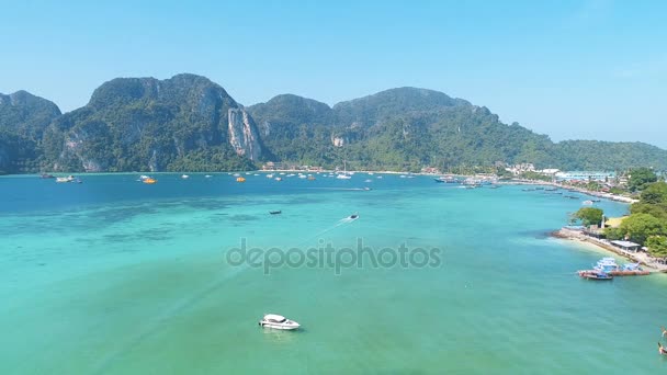 Antenowe Drone Wideo Morza Wybrzeża Kultowego Tropikalnej Plaży Phi Phi — Wideo stockowe