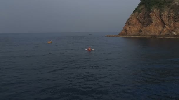 Aerial Shot People Kayaking Sea Summer Day Travel Tropical Island — Stock Video