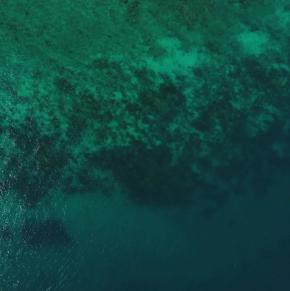 Aerial Topp Drönarvy Transparent Havet Vattenyta — Stockfoto