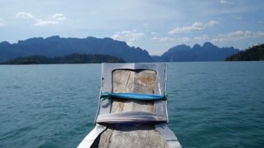 Harika bir manzara dağ Gölü ve Ratchaprapa tekne nehirden baraj, Khoa Sok Milli Parkı, Surat Thani, Tayland