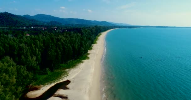 Vista Aérea Del Dron Hermosa Isla Tropical Con Playa Arena — Vídeo de stock