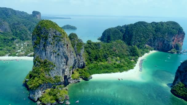 美丽的海 天空和石灰石岩石风景的鸟瞰图 — 图库视频影像