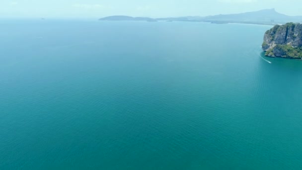 Vista Aérea Drones Del Hermoso Cielo Azul Con Roca Caliza — Vídeo de stock