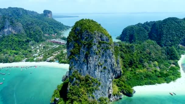 Vista Aérea Del Hermoso Paisaje Rocas Mar Cielo Piedra Caliza — Vídeos de Stock