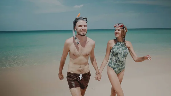 Young Happy Couple Snorkeling Masks Walking Out Sea Water Enjoying — Stock Photo, Image