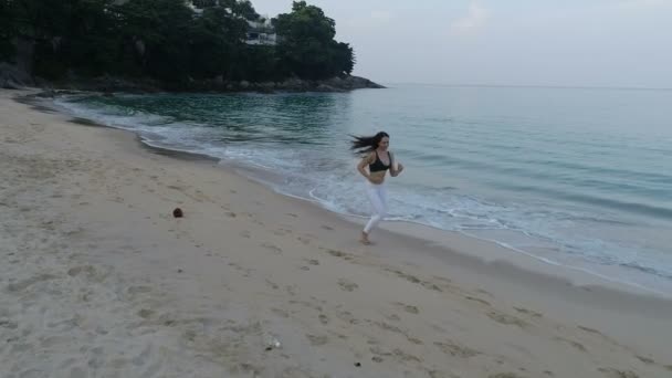 Aerial Drone View Beautiful Young Girl Jogging Morning Sandy Beach — Stock Video