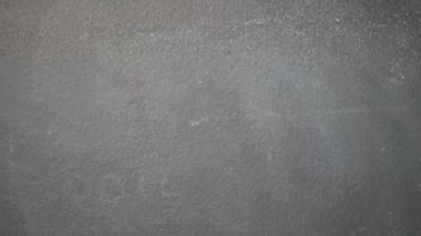 Yapışkan Not tahtaya / portre kadın eli tahtaya - ağır çekimde video Not 