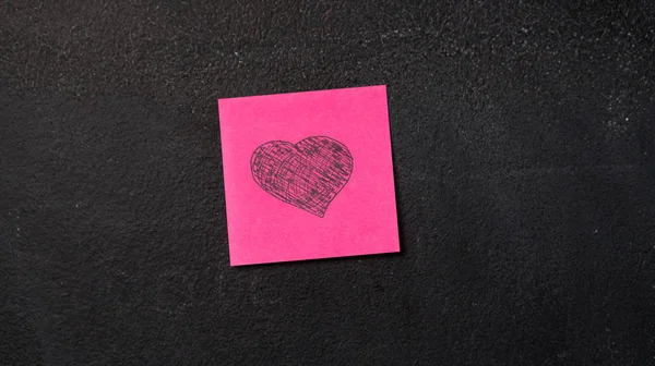 Yazı Tahtası Üzerinde Çizim Kalp Ile Yapışkan — Stok fotoğraf