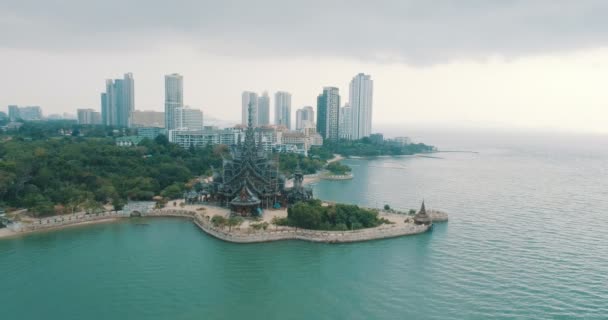 Aerial Drone View Pattaya Ancient Temple Sanctuary Truth Modern Skyscrapers — Stock Video