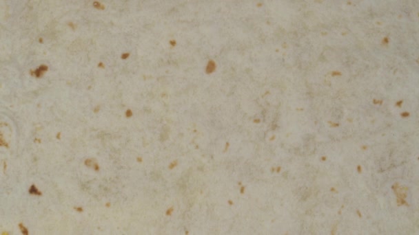 Käse Fällt Auf Tortilla Ansicht Von Cheddar Käse Fällt Auf — Stockvideo
