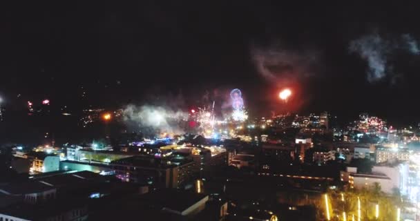 Vuurwerk Boven Stad New Year Eve Luchtfoto Drone Weergave Van — Stockvideo