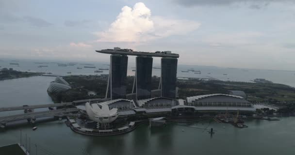 Singapur Bulutlu Gün Boyunca Hava Hava Görünümünü Robot Singapur Şehir — Stok video