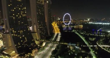 Singapur Marina Bay gece / hava dron görünümünü gece, Singapore, Singapur havadan görünümü