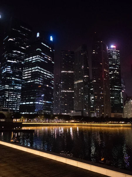 Singapur Şehir Gökdelenler Peyzaj Gece Manzarası — Stok fotoğraf