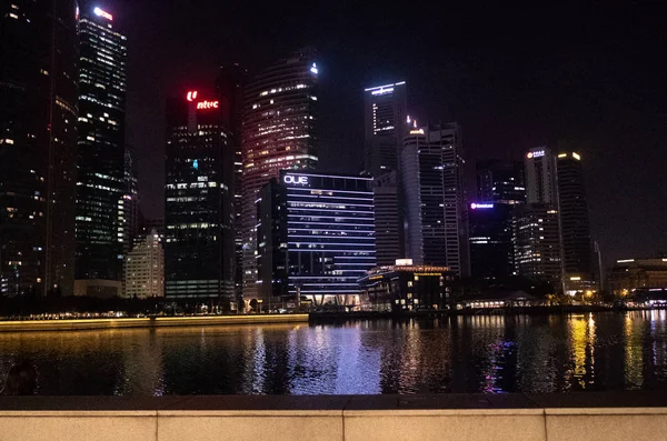 Singapur Şehir Gökdelenler Peyzaj Gece Manzarası — Stok fotoğraf