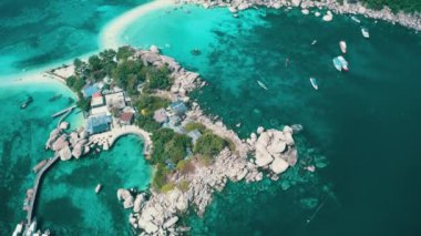 Tayland 'daki güzel Koh Tao adasının insansız hava aracı manzarası