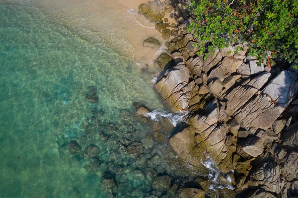 Vue Aérienne Par Drone Surface Turquoise Mer Avec Des Pierres — Photo