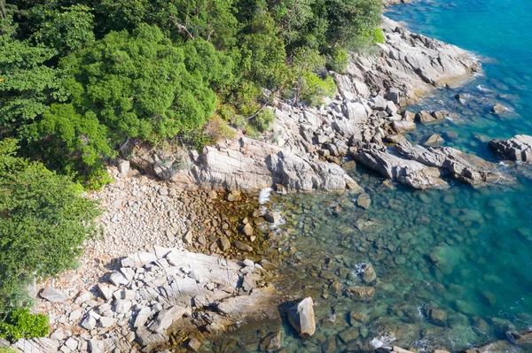 Aeria Dronel Vista Della Costa Rocciosa Con Acqua Mare Turchese — Foto Stock