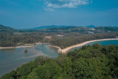 Phuket, Tayland 'daki tropikal Layan Sahili' nin insansız hava aracı görüntüsü