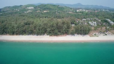 Phuket, Tayland 'daki tropikal Layan Sahili' nin insansız hava aracı görüntüsü