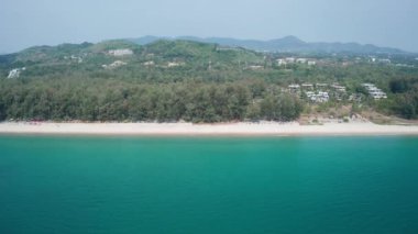 Phuket, Tayland 'daki tropikal Layan Sahili' nin insansız hava aracı görüntüsü