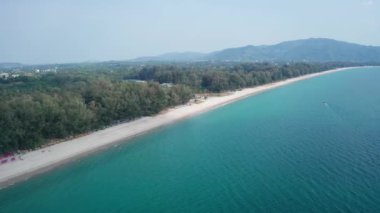 Phuket, Tayland 'daki tropikal Layan Sahili' nin insansız hava aracı görüntüsü