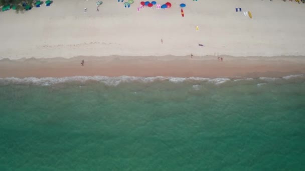 Aereo Drone Vista Dall Alto Delle Onde Del Mare Che — Video Stock