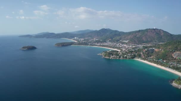 泰国普吉热带Kata Noi海滩地区的无人驾驶飞机图像 — 图库视频影像