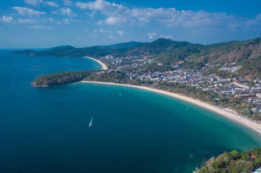 Tayland, Phuket 'teki tropikal Kata Noi Sahili' nin insansız hava aracı görüntüsü