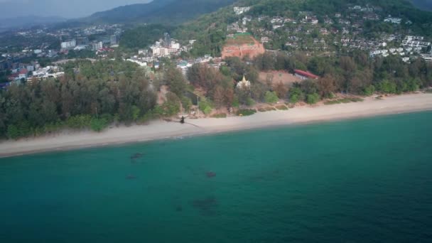 Luchtfoto Drone Uitzicht Tropische Lege Surin Beach Phuket Thailand — Stockvideo
