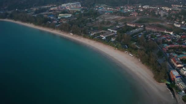 Vista Aérea Drone Área Tropical Praia Kamala Mar Andaman Phuket — Vídeo de Stock